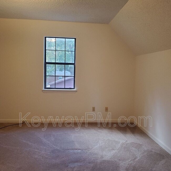 Building Photo - 231 Brooks Dr