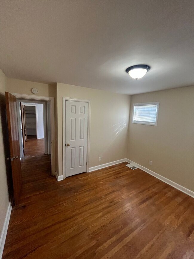 Building Photo - 3 Bedroom Home with In-Law Suite Available Near Rochester General