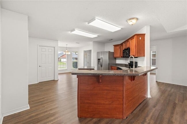 Building Photo - 2940 Jersey Dr W