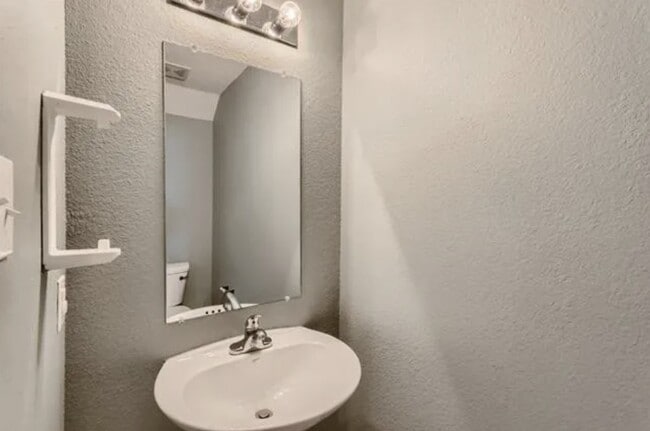 Building Photo - 2521 Brinlee Branch Ln