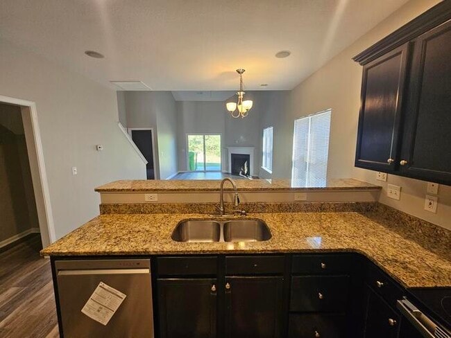 Building Photo - Chapin Home