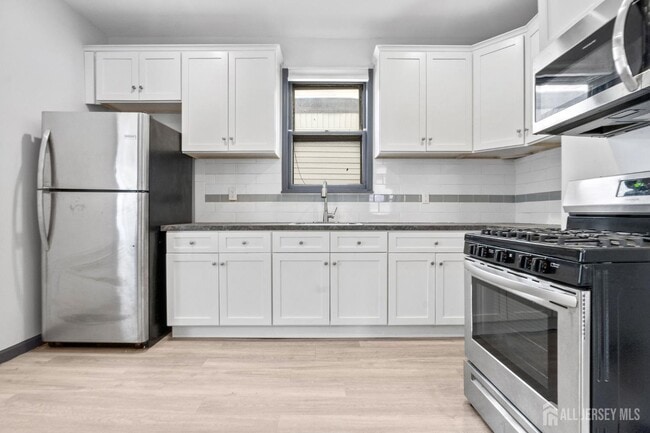 Building Photo - 211 N 13th St