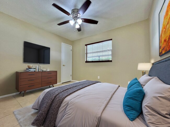 Building Photo - Stylishly upgraded 4Bedrooms/2Baths home in the heart of Winter Springs!