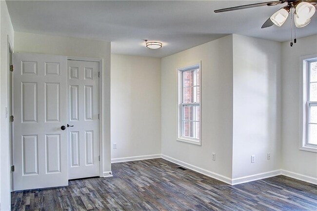 Building Photo - 203 Morris Ln
