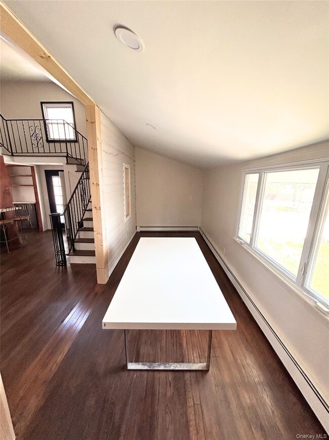 Building Photo - 451 E Main St