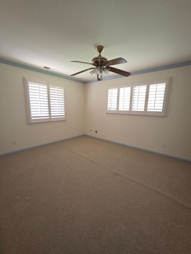 Building Photo - REDUCED!!!