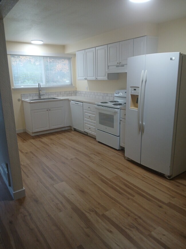 Building Photo - 7622 Chinook Ave