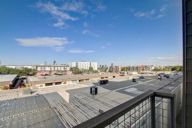 Building Photo - 1702 S Lamar Blvd