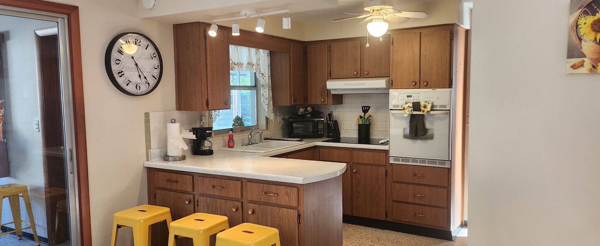 Open Kitchen for those home cooked meals! yum - 5914 Wilson Dr
