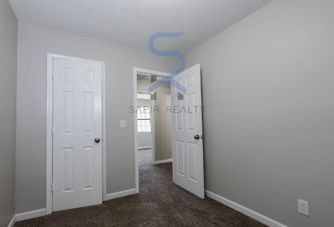 Building Photo - Move in before December 15th and get $100 OFF your rent for the first 3 months — PLUS a $250 Amaz...