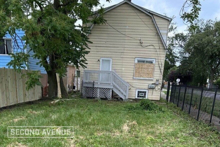 Building Photo - 1301 W 97th St