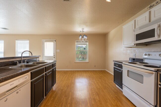 Building Photo - 337 Longhorn Way