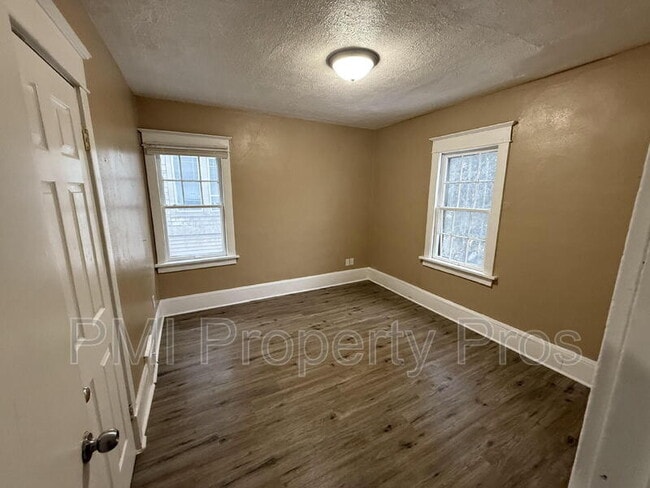 Building Photo - 2712 N 40th St