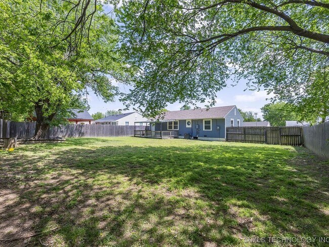 Building Photo - 2 Bed | 1 Bath in North Tulsa!