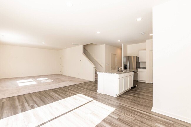 Building Photo - Spacious 4-Bedroom Home with Open Layout