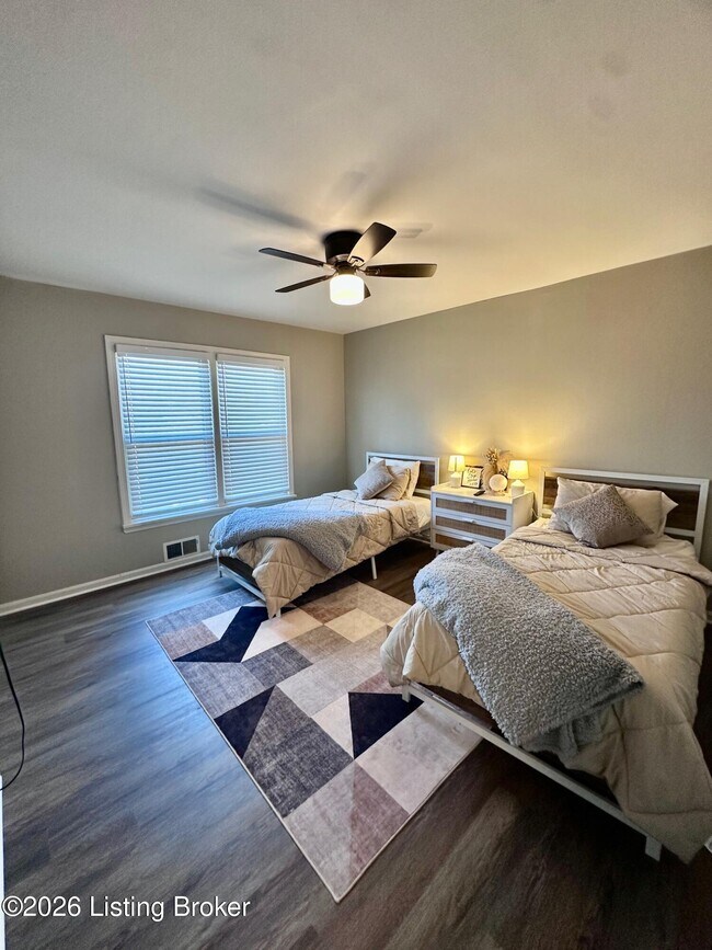 Building Photo - 305 Moser Rd