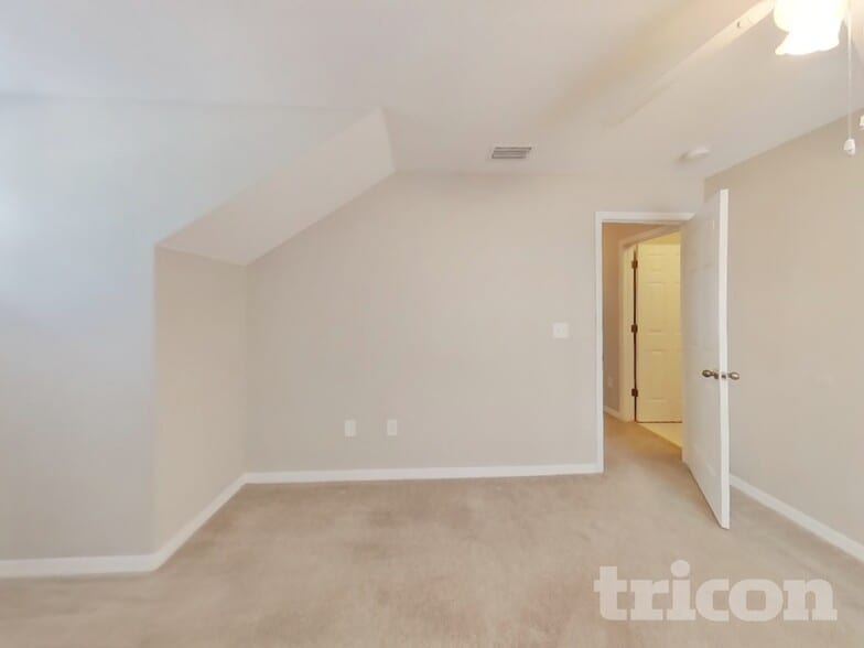 Building Photo - 6739 Summer Haven Dr