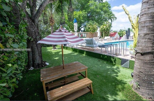 Building Photo - 31 SW 6th St