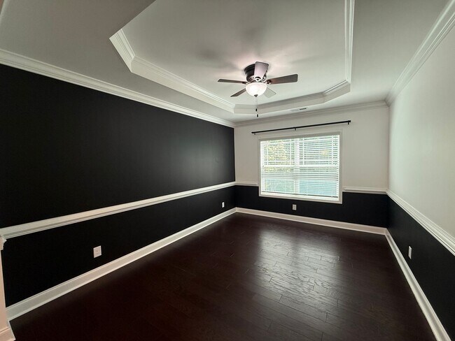 Building Photo - 4 Bedroom Home on a Cul-de-Sac with Lawn Care Included!