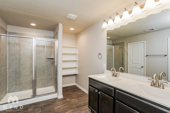Building Photo - 3210 Sumac Dr