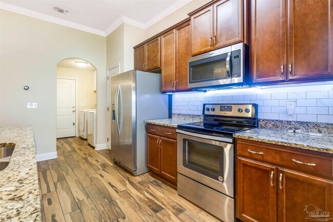 Building Photo - 305 Friar Tuck Rd