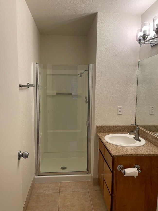 Building Photo - Chico Condo- Elegant-3 bed 2 bath, Gated c...