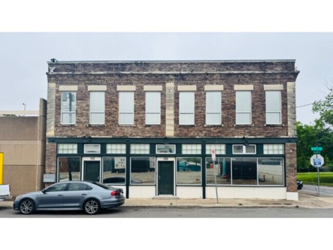 Primary Photo - 4325 Elm St