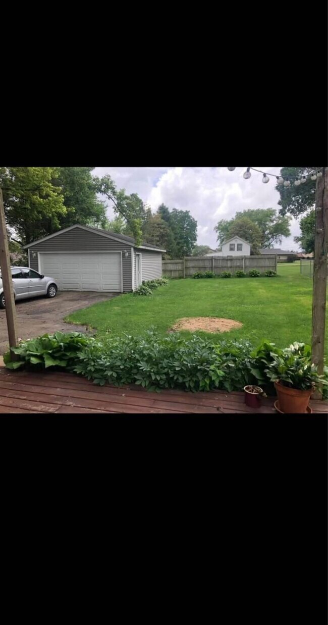 Building Photo - 608 N West St