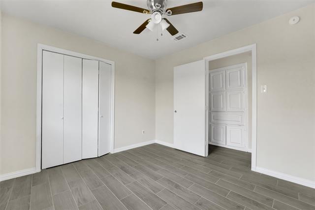 Building Photo - 405 S Las Vegas Trail