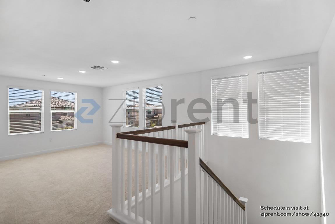 Building Photo - 439 Monastery Dr