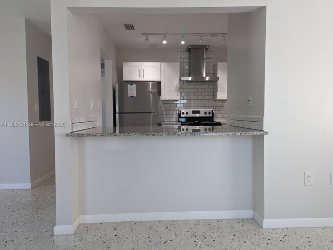 Building Photo - 3556 SW 13th Terrace