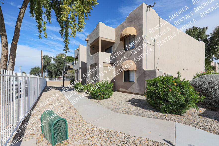 Building Photo - 5035 N 17th Ave