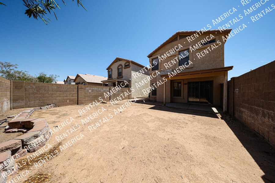 Building Photo - 10060 E Capri Ave