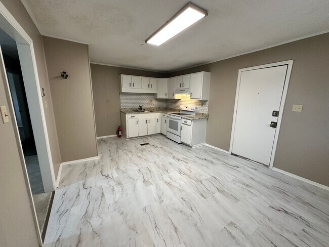 Building Photo - 4036 Tavineer Dr