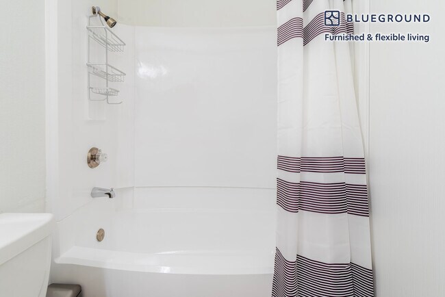 Building Photo - 1600 Villa St