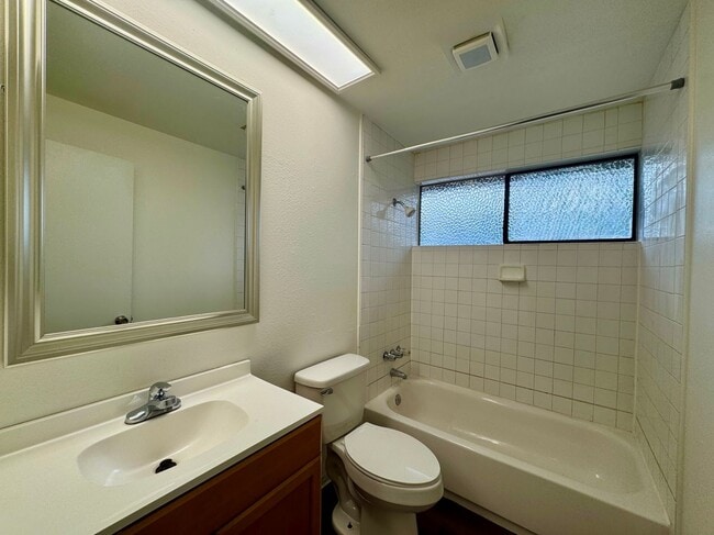 Building Photo - Move-In Special! Rent Ready 2-Bedroom 1 Ba...