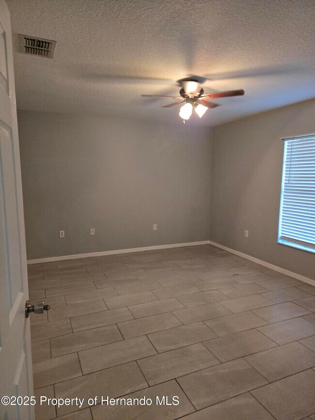 Building Photo - 1330 Clovis Ln