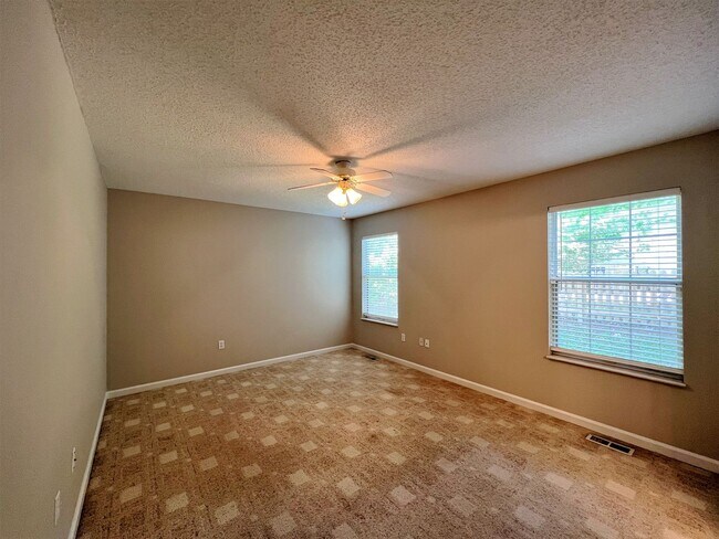 Building Photo - 6017 Tennyson Dr