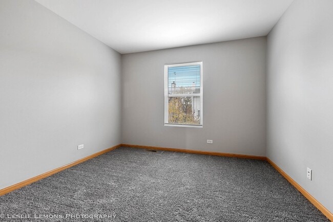 Building Photo - 4051 Blackstone Dr