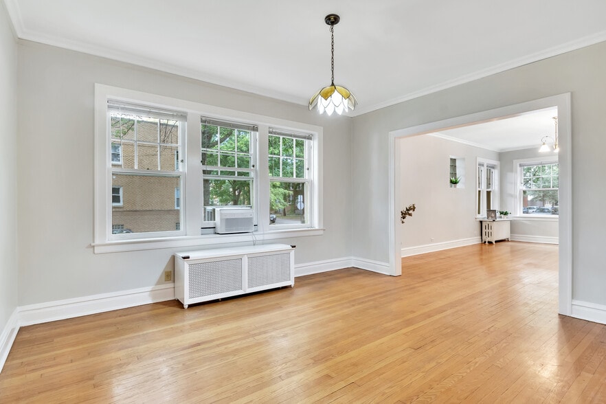 Building Photo - 5658 N Campbell Ave