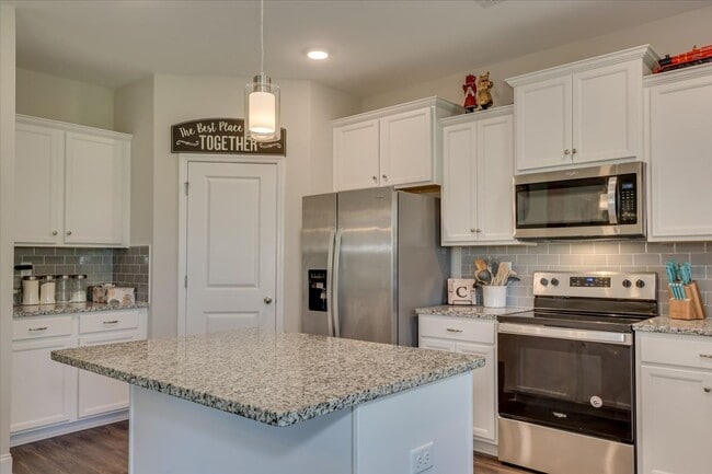 Building Photo - 108 Adelle Ct