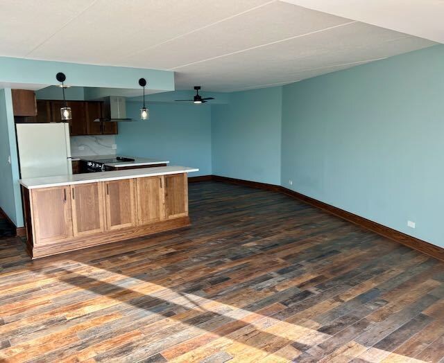 Building Photo - 1301 N Western Ave