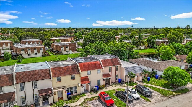 Building Photo - 1379 Seaview