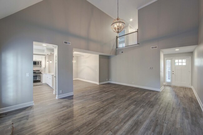 Building Photo - 1129 W Main St