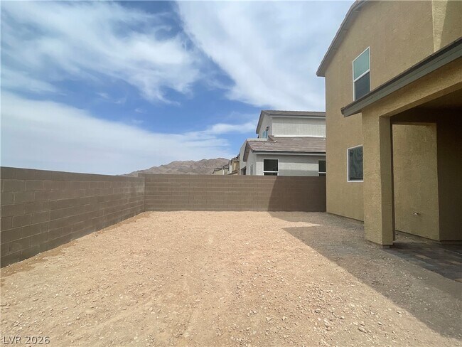 Building Photo - 6841 Chargehand Ave