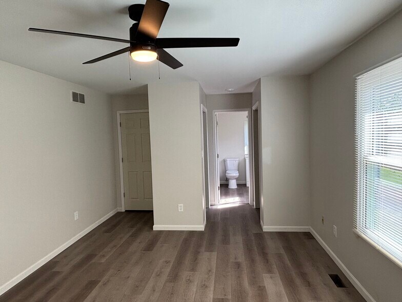 Master Bedroom - 825 Bernese Ct