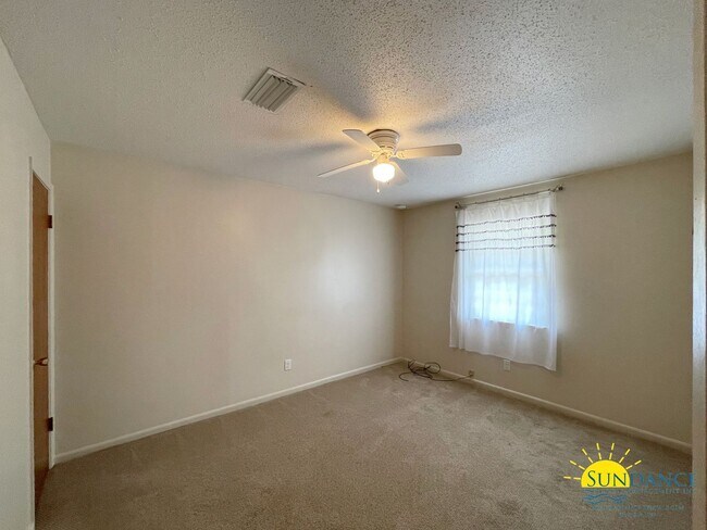 Building Photo - Adorable 3 Bedroom Townhouse In Fort Walton Beach!