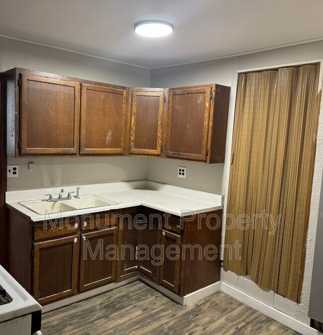 Building Photo - 6 E Church St