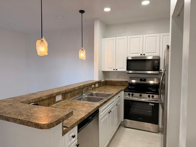 Building Photo - 3102 Coral Ridge Dr