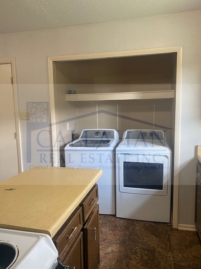 Building Photo - NLR 3 Bedroom Home